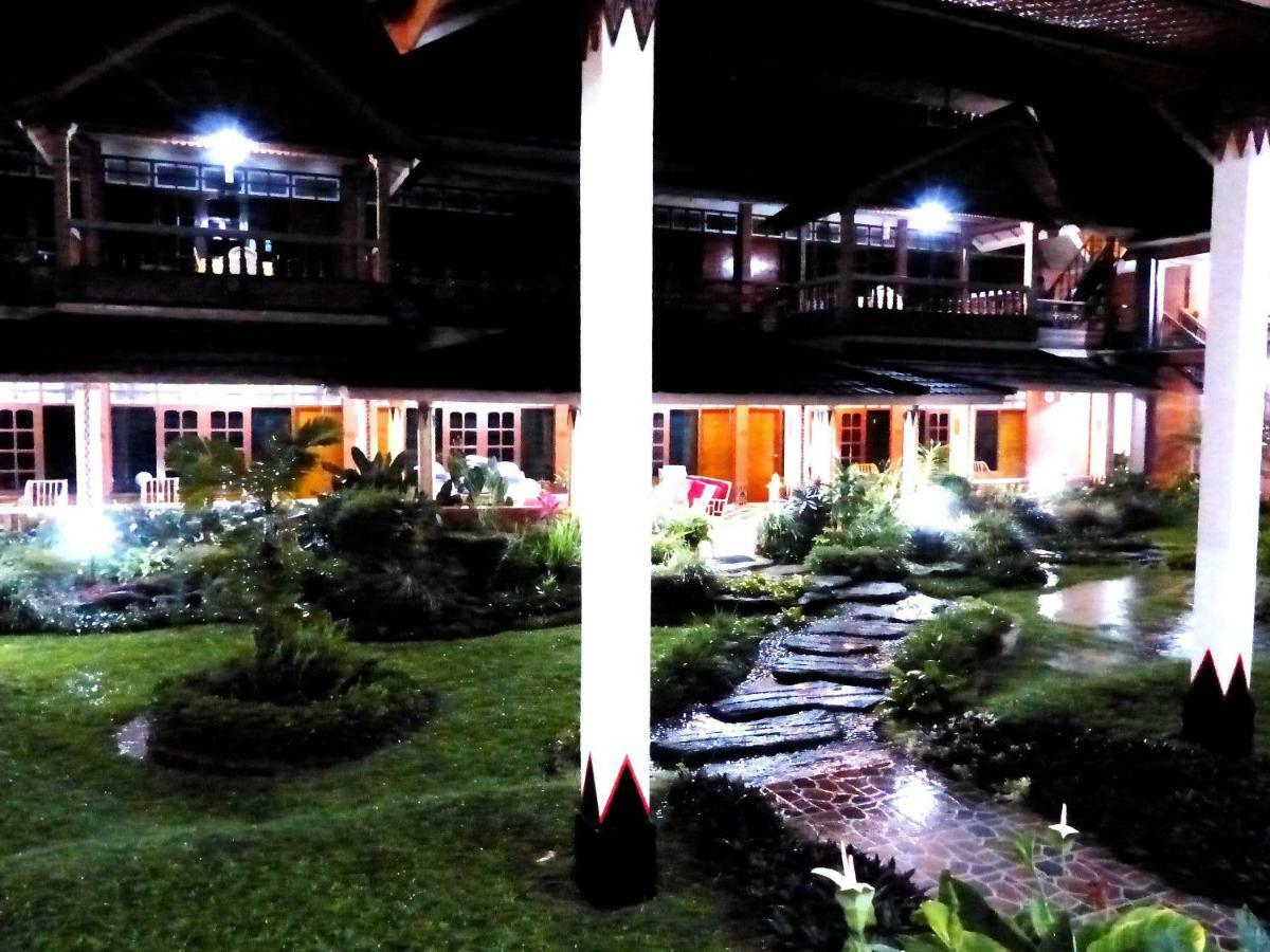 רנטפאו Toraja Torsina Hotel מראה חיצוני תמונה